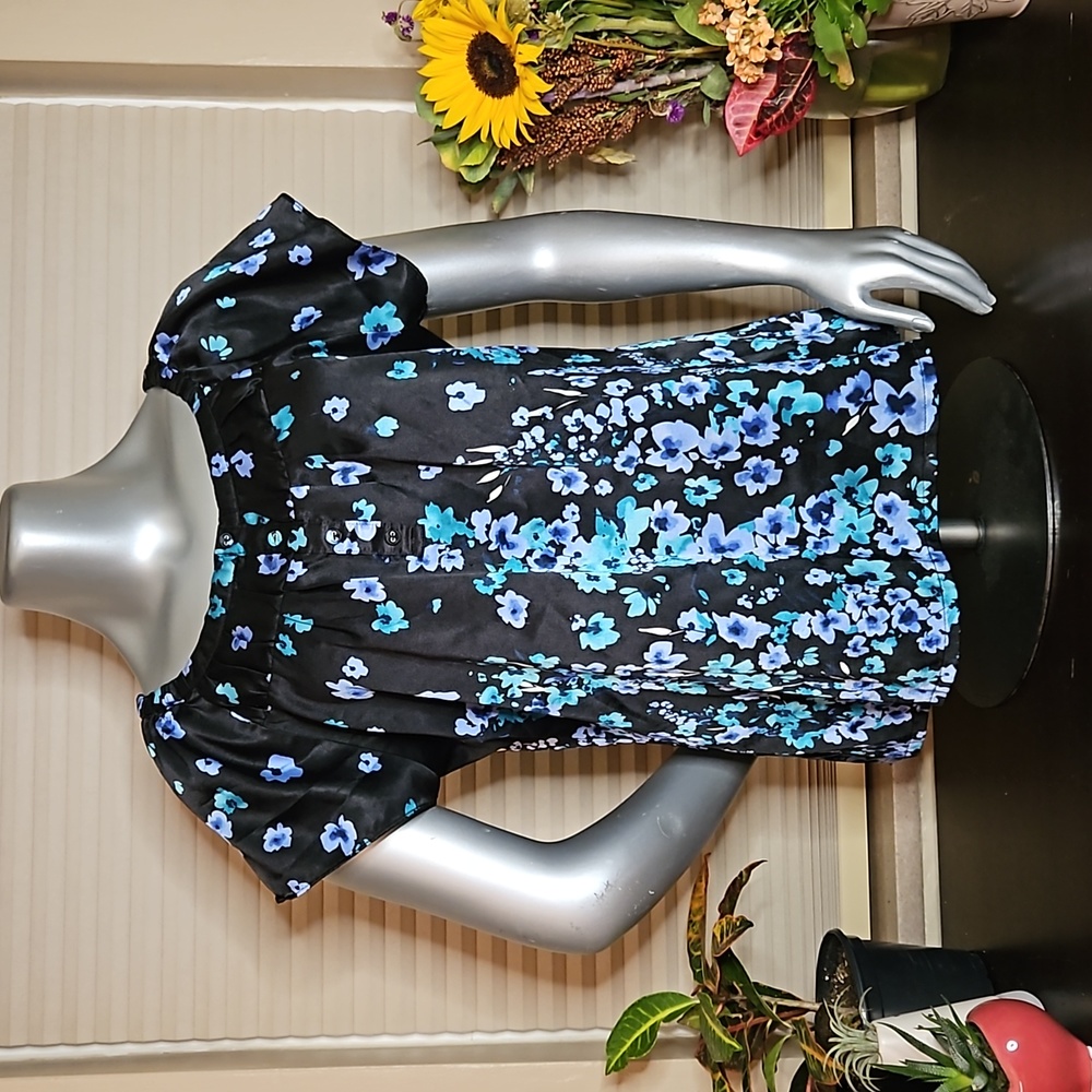 EUC Apt. 9 Floral Flutter Sleeve Blouse - Size L